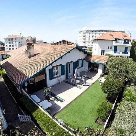 Les Moanas Panzió Biarritz